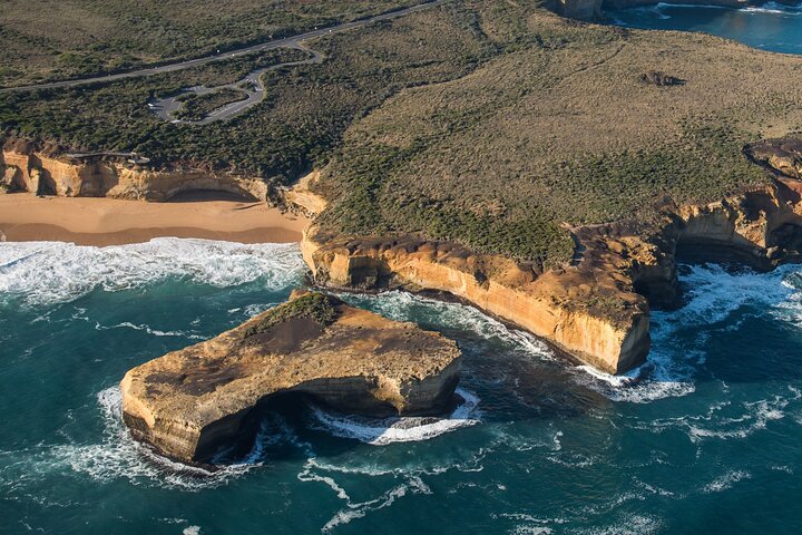 Private VIP Helicopter Experience from Melbourne to 12 Apostles