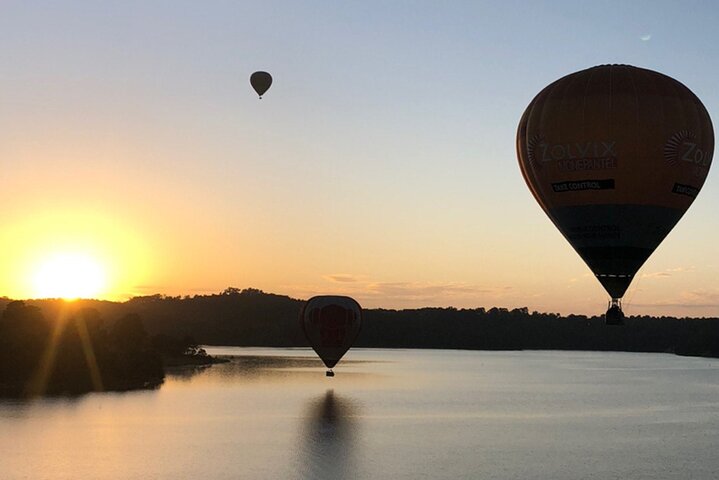 Yarra Valley Ballooning Flight with Mountain and Vineyard Views