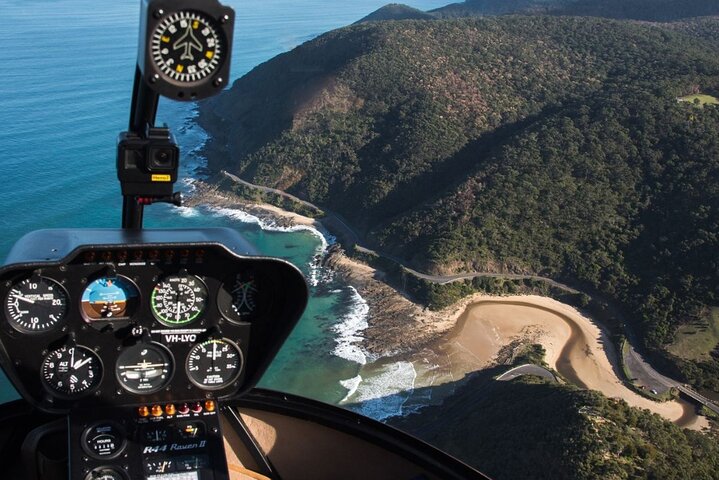 Private VIP Helicopter Experience from Melbourne to 12 Apostles