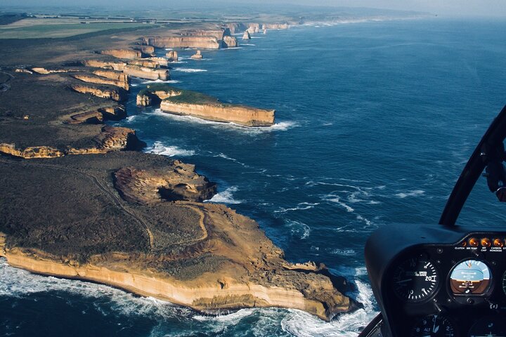 Private VIP Helicopter Experience from Melbourne to 12 Apostles