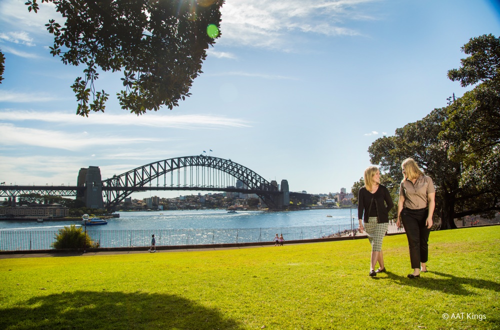 inspiring-journeys-sydney-harbour-bridge-walk-ladies-LR