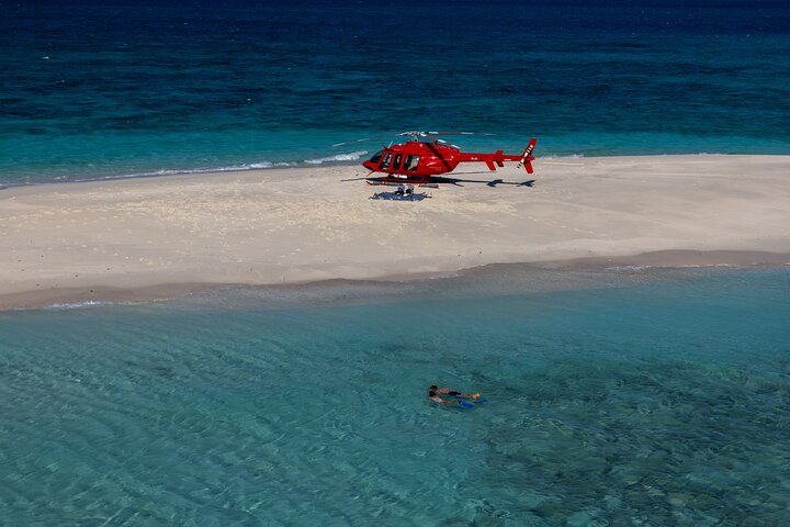 Private Helicopter Tour: Reef Island Snorkeling and Gourmet Picnic Lunch