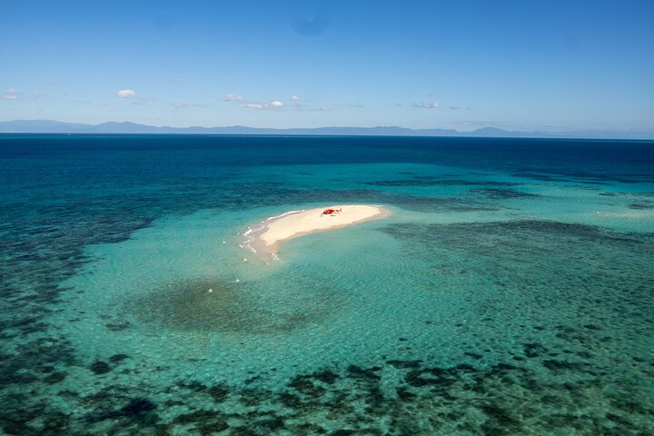 Private Helicopter Tour: Reef Island Snorkeling and Gourmet Picnic Lunch