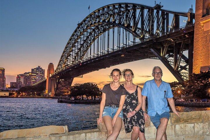 Brilliant Sunset Sydney Hotspots Night Tour with Photographer