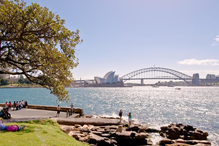 Small-Group Sydney City Tour with Unique Sydney Harbour Cruise