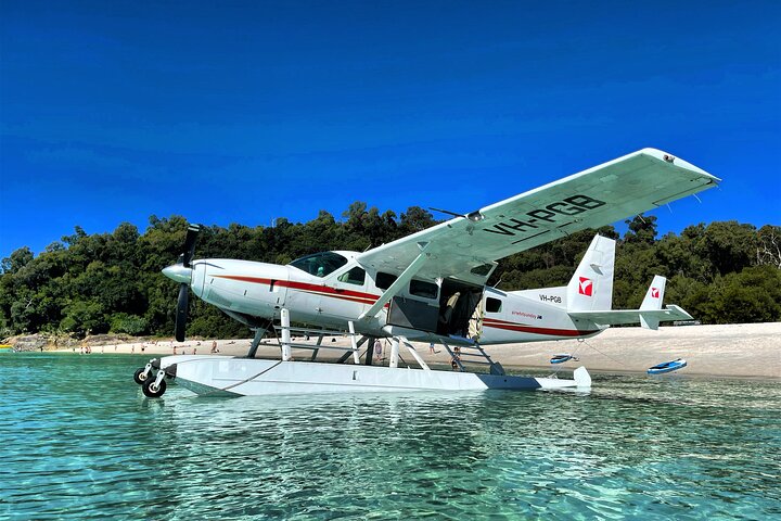 Panorama: the Ultimate seaplane tour - Great Barrier Reef & Whitehaven Beach