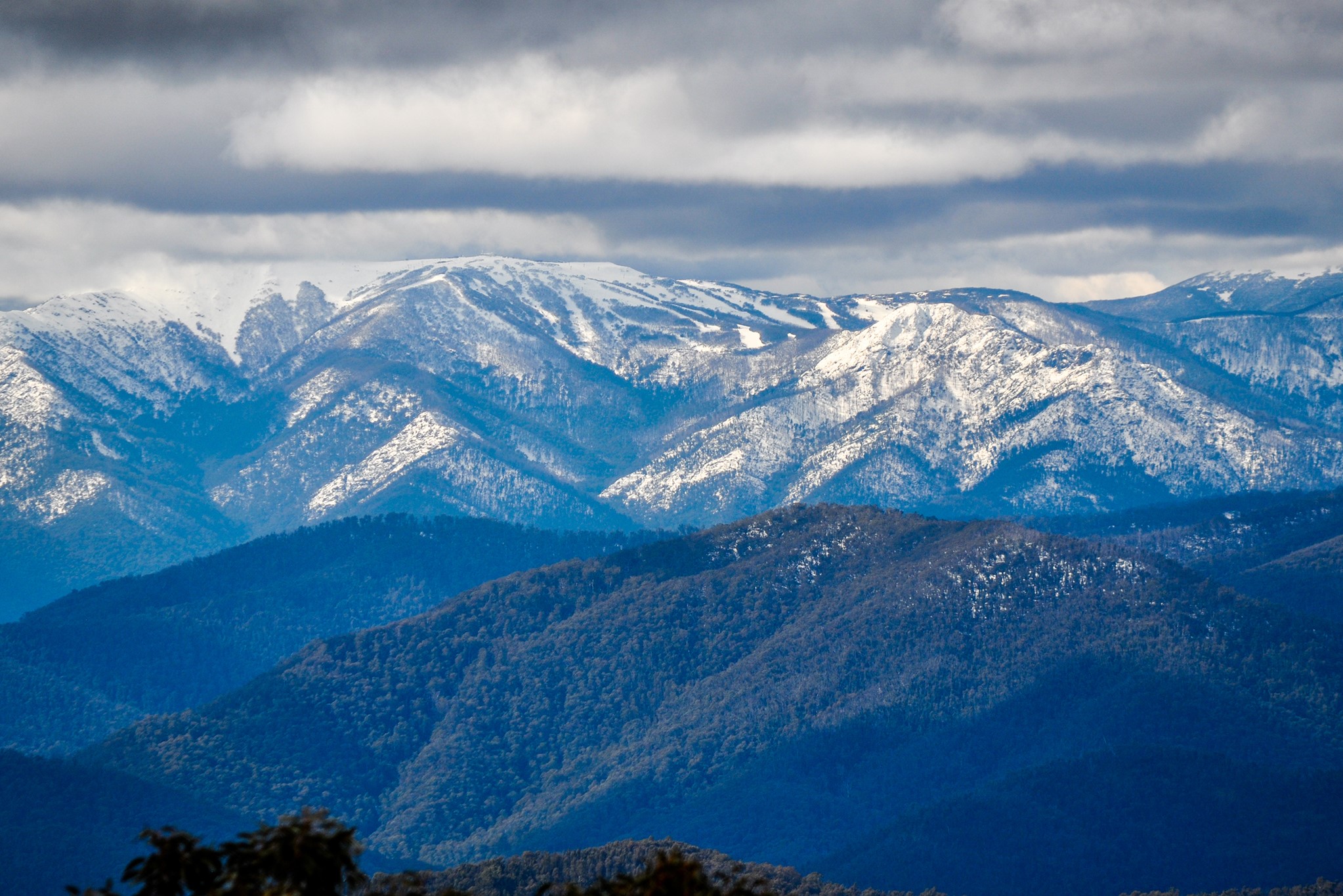 Autopia Tours: Lake Mountain Snow and Waterfalls Tour