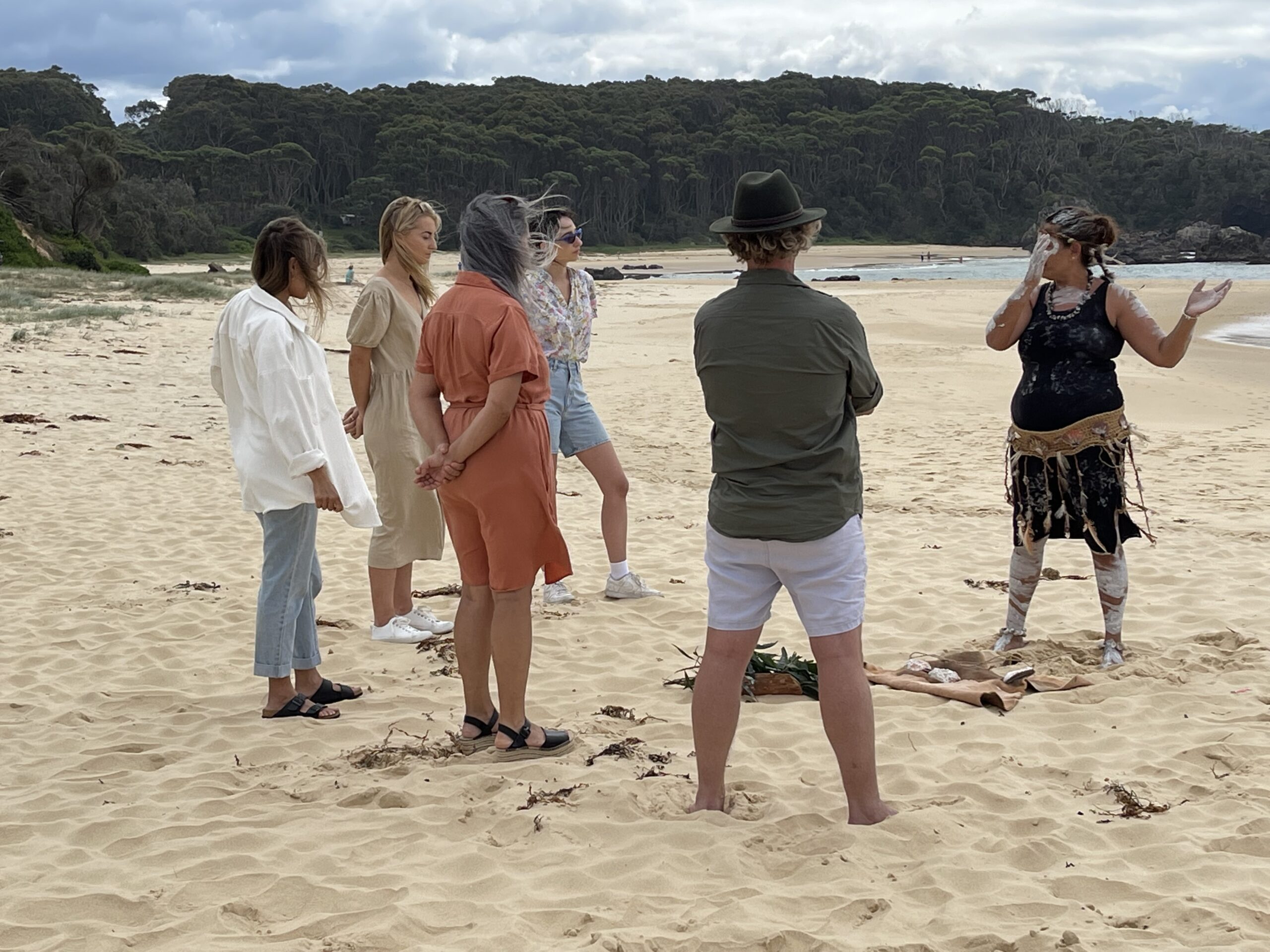 CONNECT TO COUNTRY (Jan 5) - MILLS BAY CULTURAL TOUR  WITH SHARON MASON OF GNARL CUTURAL TOURS