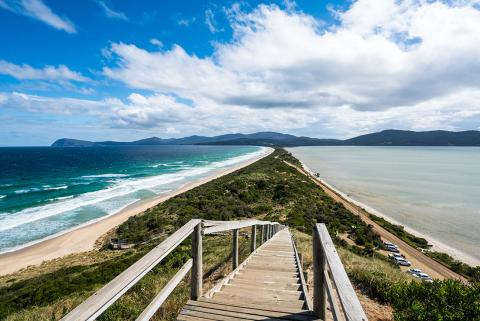 PUKH_Bruny_Island_the_neck_lookout-1100x735