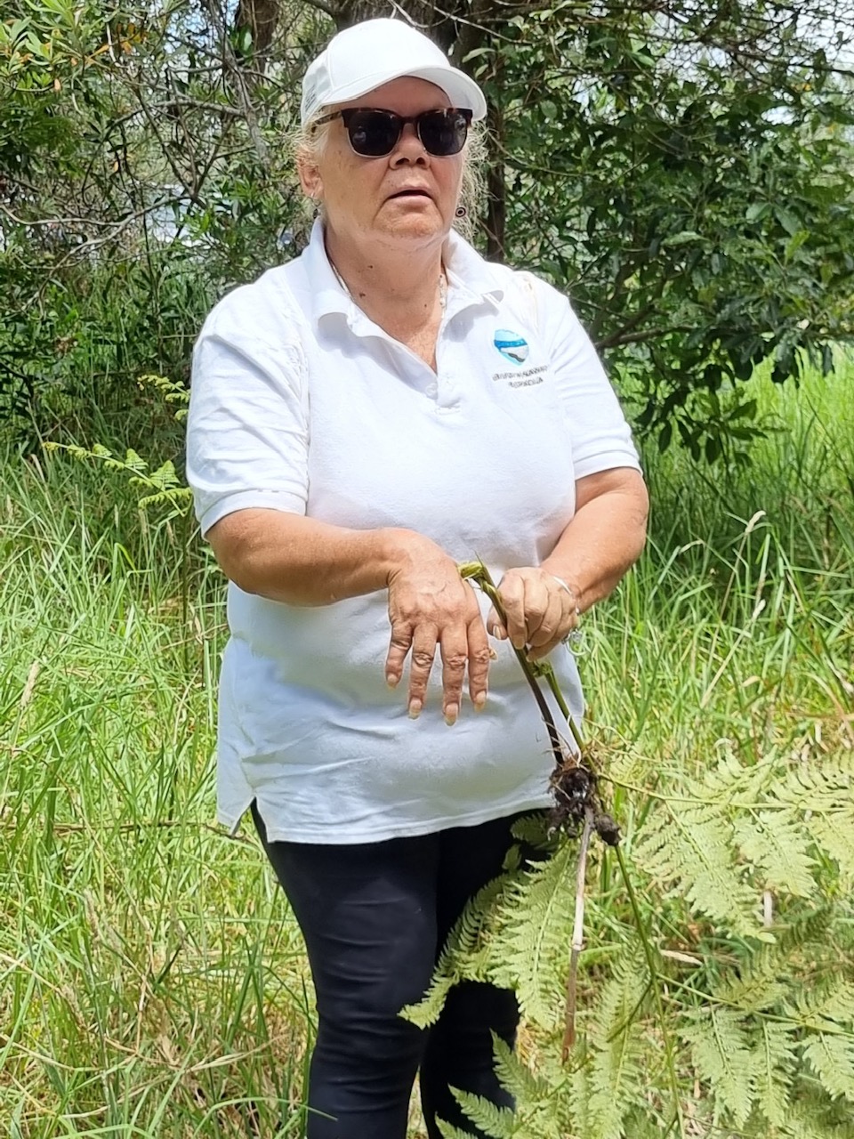 WALKING ON COUNTRY TOUR AT MYSTERY BAY WITH FIRST NATIONS ELDER DEIDRE MARTIN FROM BUGIYA NAWAY BURIDJA