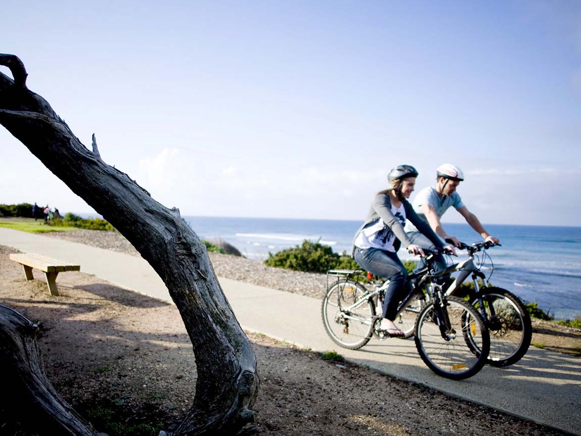 Torquay Weekender Package for 2 Riders on eBikes (includes Drop-Off/Pick-Up)