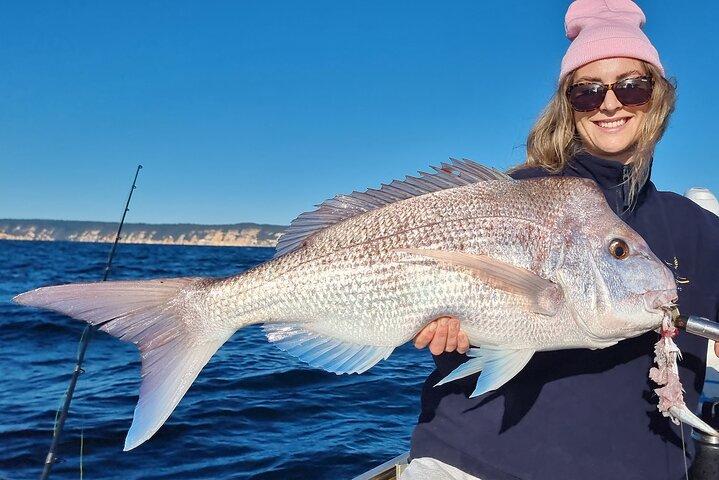 Guided 7.5 Hours Offshore Luxury Fishing Charter