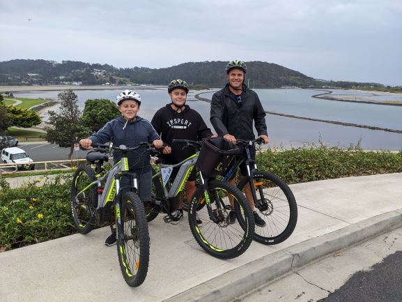 SOUTHBOUND ESCAPES - FAMILY E-BIKE PACKAGE - E-bike hire with local produce picnic box - 2 Adults 2 Children - 4 hours (Over 12 years only) - Save over $100.