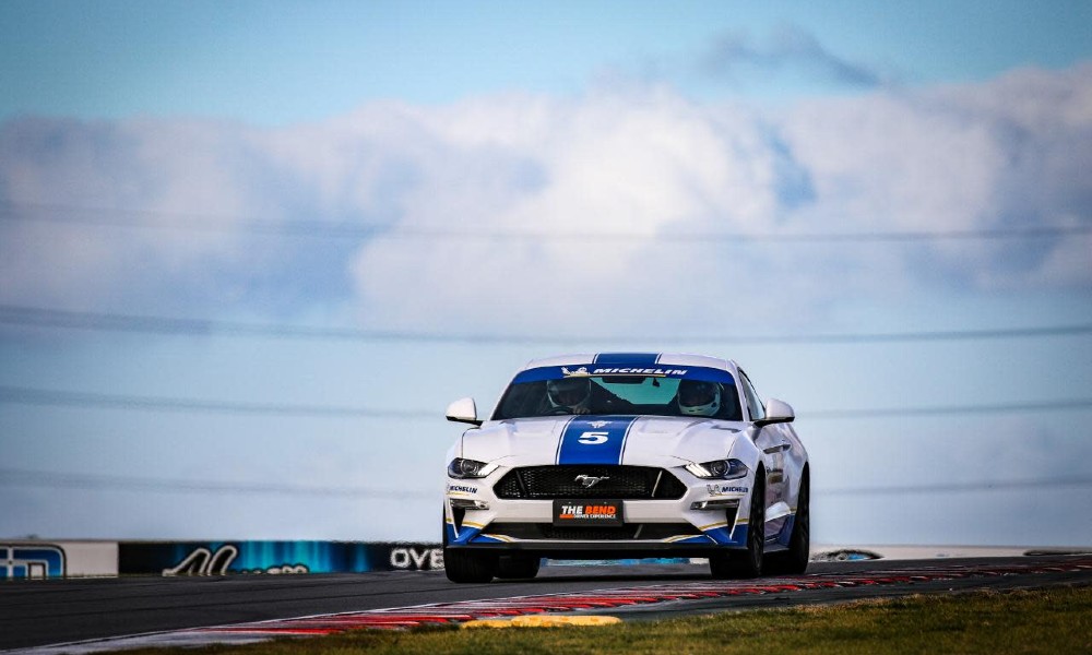 V8 Mustang Drive and Hot Lap Experience Combo – 8 Laps