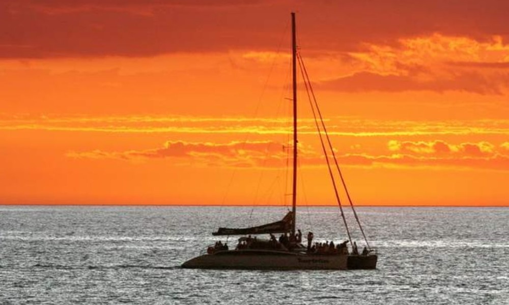 Glenelg Twilight Catamaran Cruise with Beverage - 1.5 Hours