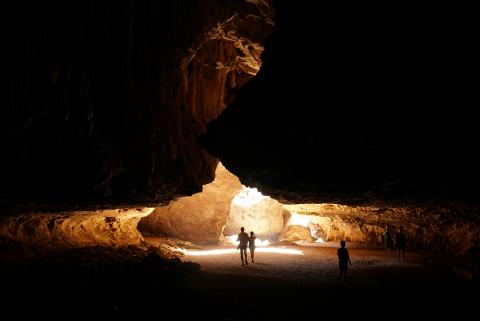 Intrepid-Travel_Australia_Tunnel-Creek-Cave-National-Park_1100x735