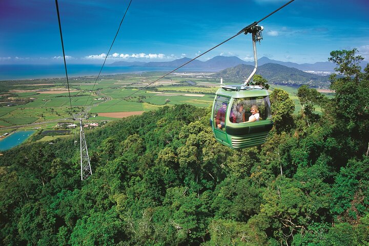 Port Douglas: Kuranda Day Tour with Skyrail Rainforest Cableway and Scenic train