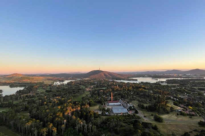 Full-Day Tour in Canberra with Hot Air Balloon Ride