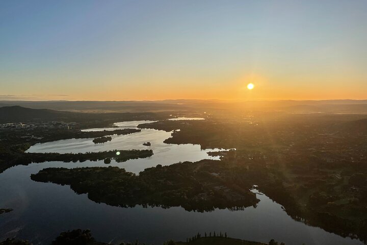 Full-Day Tour in Canberra with Hot Air Balloon Ride