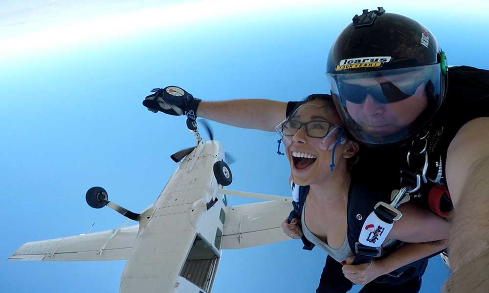 Tandem Skydive Over Great Ocean Road – Weekday – 12,000ft