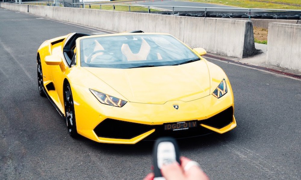 Toro Lamborghini Supercar Drive - 6 Laps - Sydney