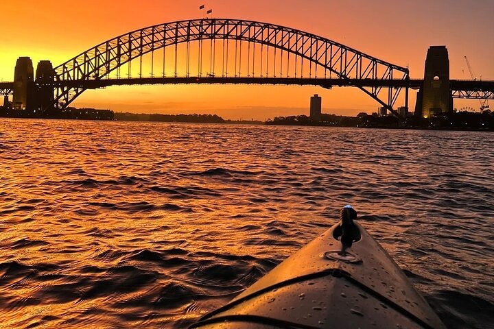 Sunrise Paddle Session on Syndey Harbour