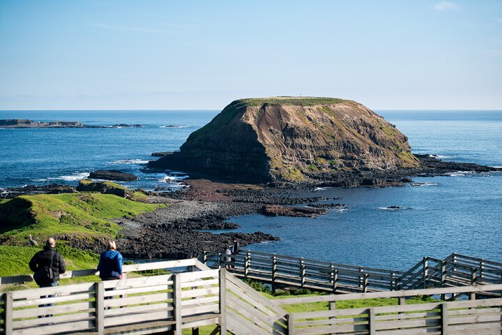 Phillip Island (Penguin Parade and the Nobbies Centre) 1-Day Tour