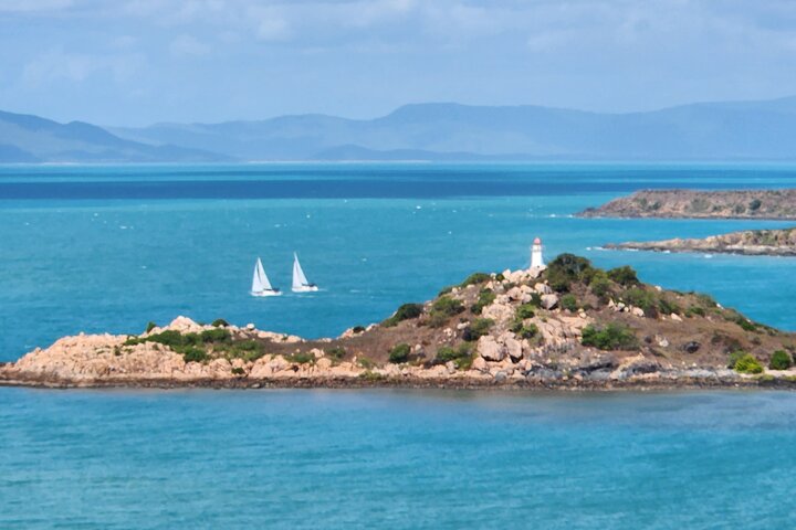 Full-Day Tour in Bowen Beach