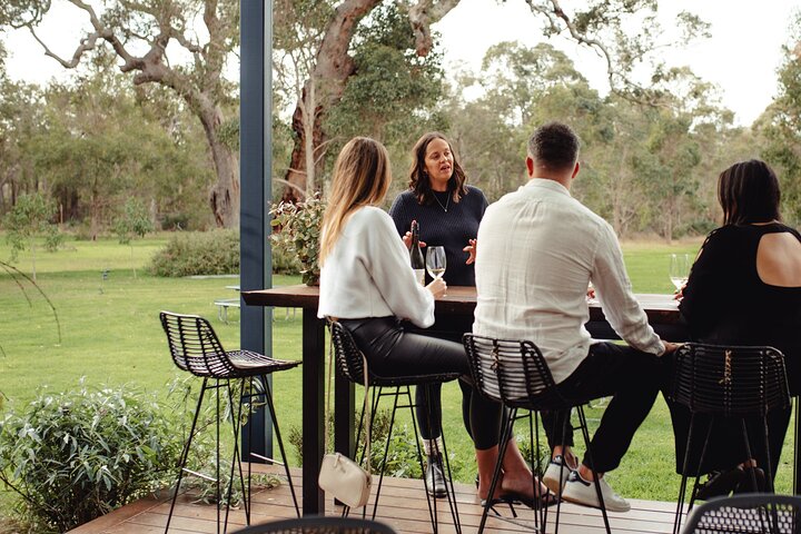 Margaret River Wine & Beer Tour + Lunch: A Journey In The Vines