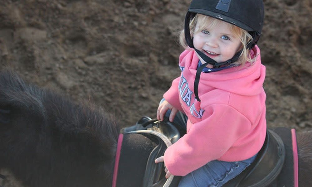 Weekday Kids Private Horse Riding Lesson - 60 Minutes