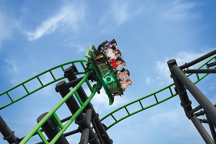 Movie World To Brisbane Hotel One Way Transfer