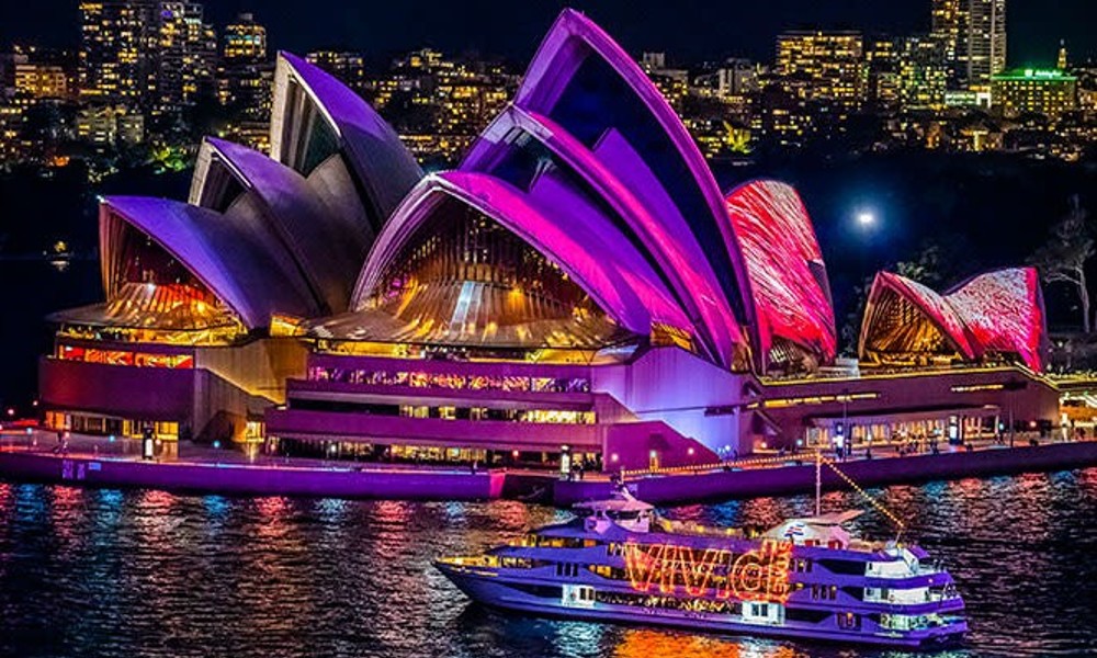 Vivid Sydney Lights Evening Cruise – 1 Hour