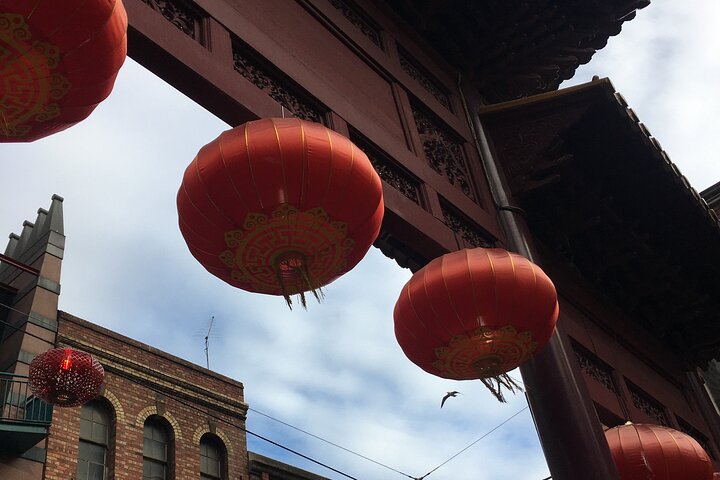 Melbourne Art, History, Food & Wine Tasting Tour