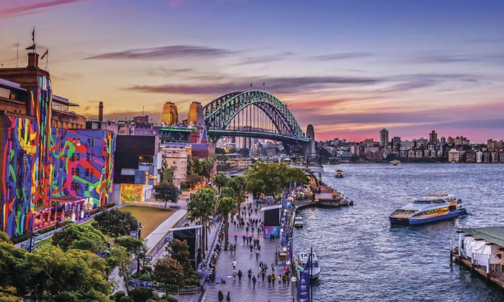 Vivid Sydney Harbour Cruise – Departing Circular Quay