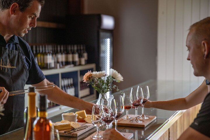 Jarrahdale: Hike, Wine & Dine Experience