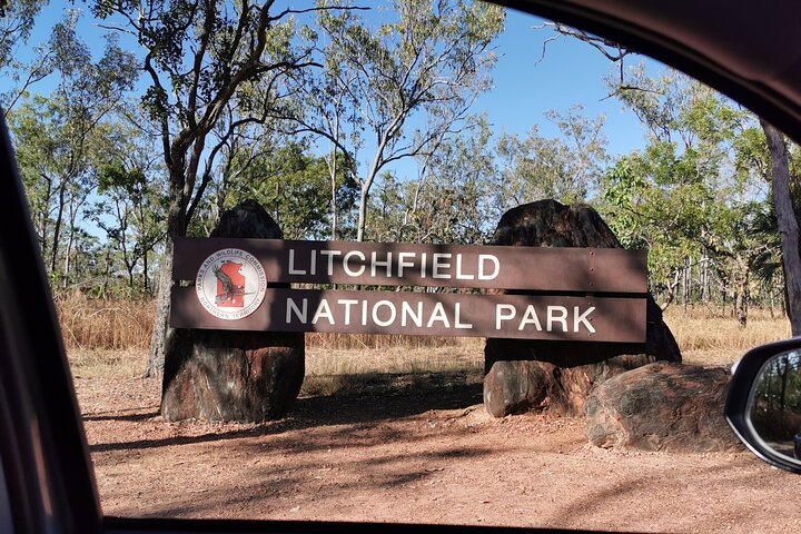 1 Day Litchfield National Park Tour & Berry Springs in Minivan