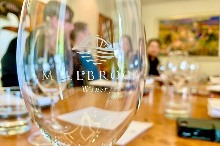 Jarrahdale: Hike, Wine & Dine Experience