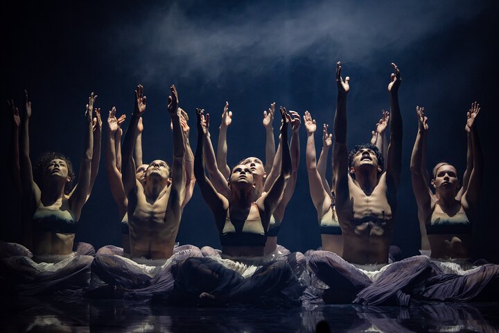 Bangarra Dance Theatre at the Sydney Opera House ("Horizon")