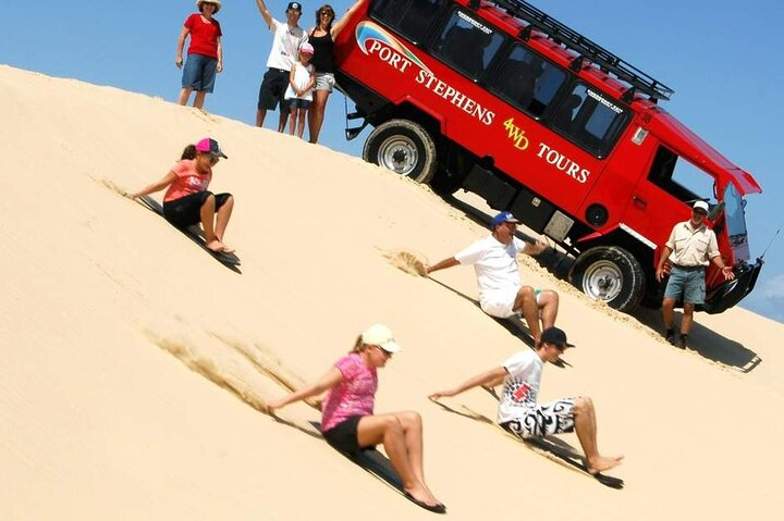 Port Stephens Day Tour with Dolphin Cruise, 4WDtour, Sandboarding