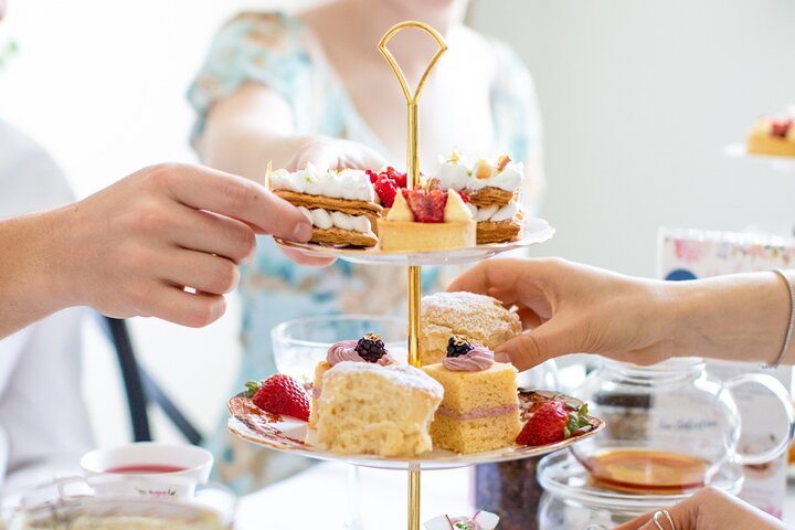 High Tea and Tesselaar Kabloom Festival Tour