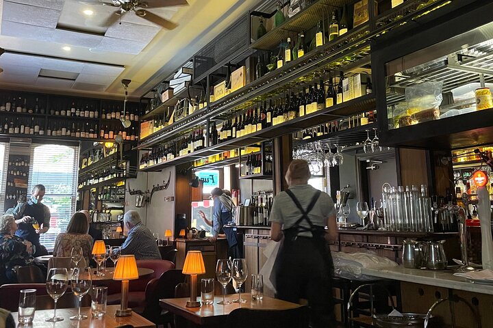 Melbourne Art, History, Food & Wine Tasting Tour