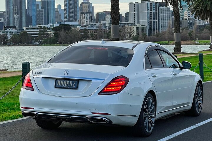 Airport Transfers - Chauffeur Car & Limo Services of Melbourne