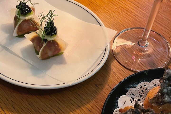 Melbourne Art, History, Food & Wine Tasting Tour