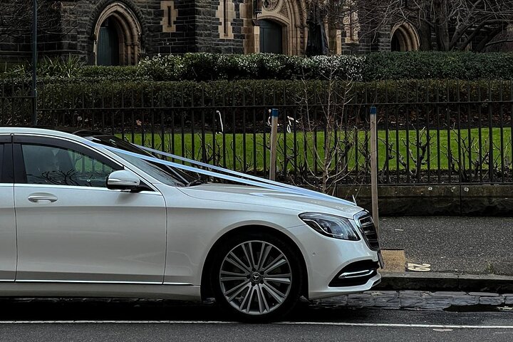 Airport Transfers - Chauffeur Car & Limo Services of Melbourne