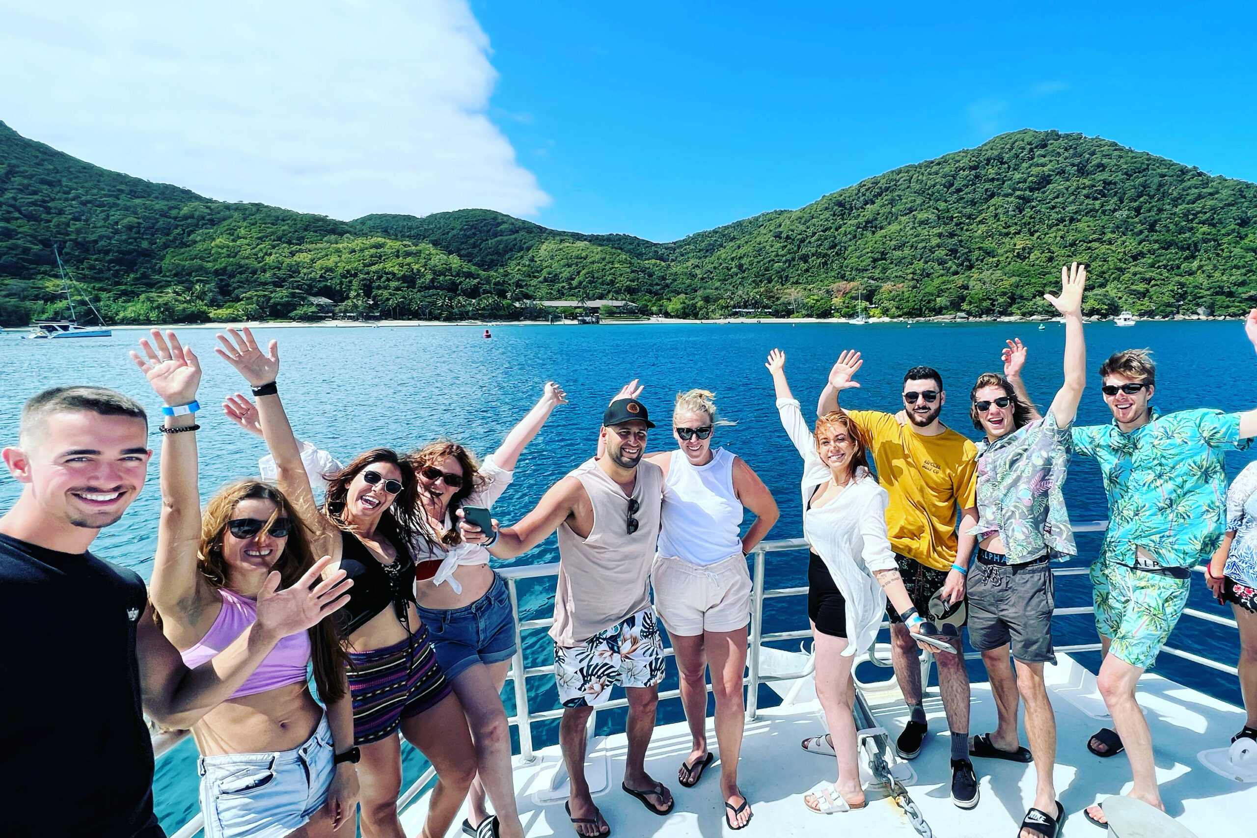 Myroo Adventures | Dunk, Hinchinbrook & Mission Beach | Thursday | Southbound Hinchinbrook Coast | Cairns Day Return | 06.30am