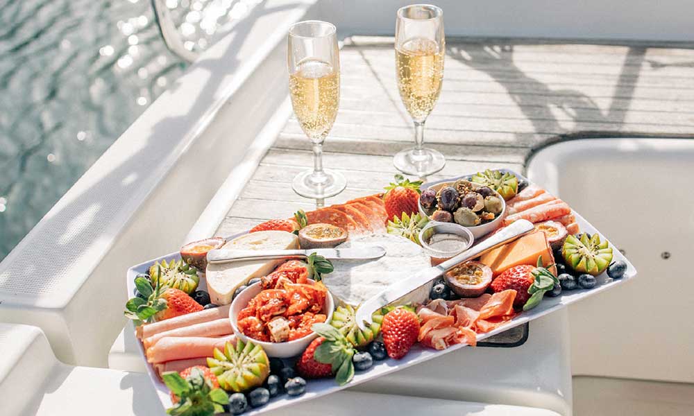 Private Sydney Yacht Cruise and Seafood Platter - For 2