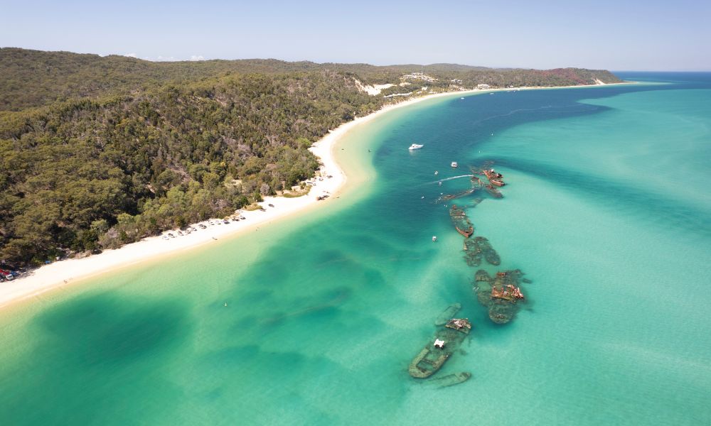 Moreton Island Day Tour From Brisbane with Kayaking and Snorkelling