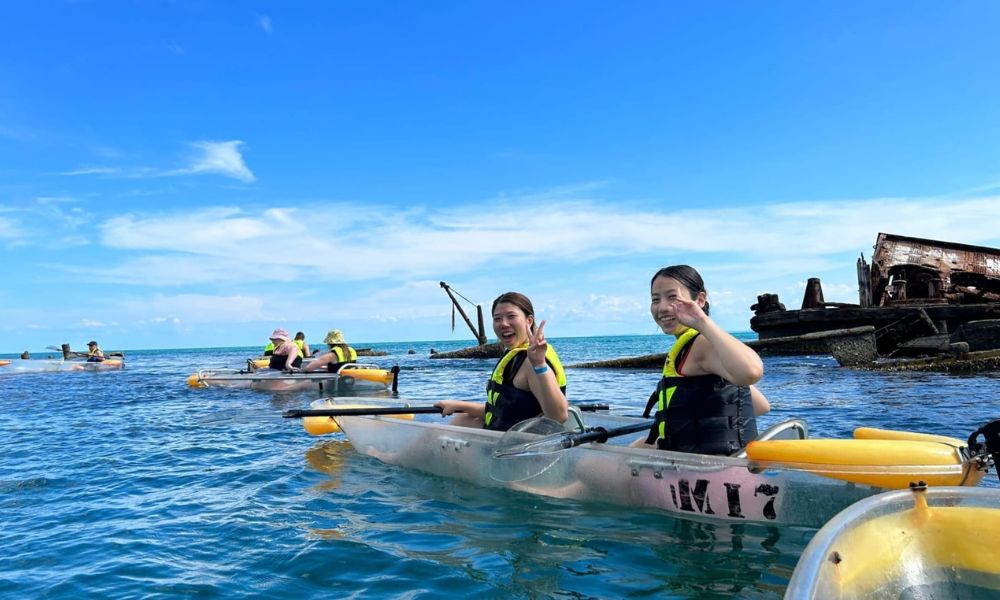 Moreton Island Day Tour From Brisbane with Kayaking and Snorkelling