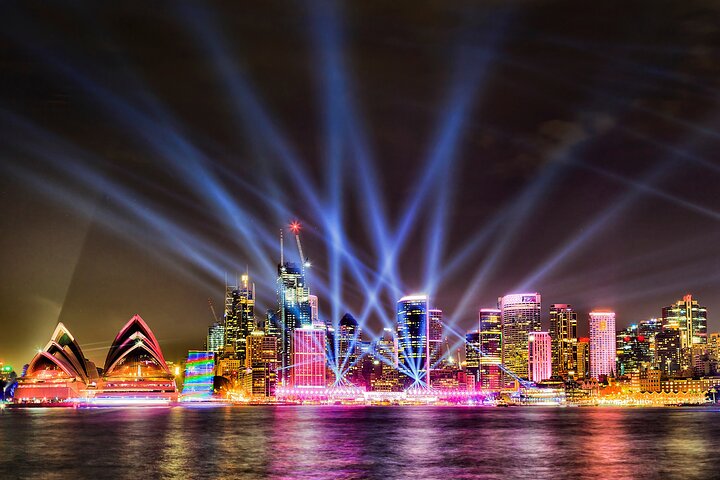 Sydney VIVID Festival: Sydney Harbour Small-Group Luxury Cruise