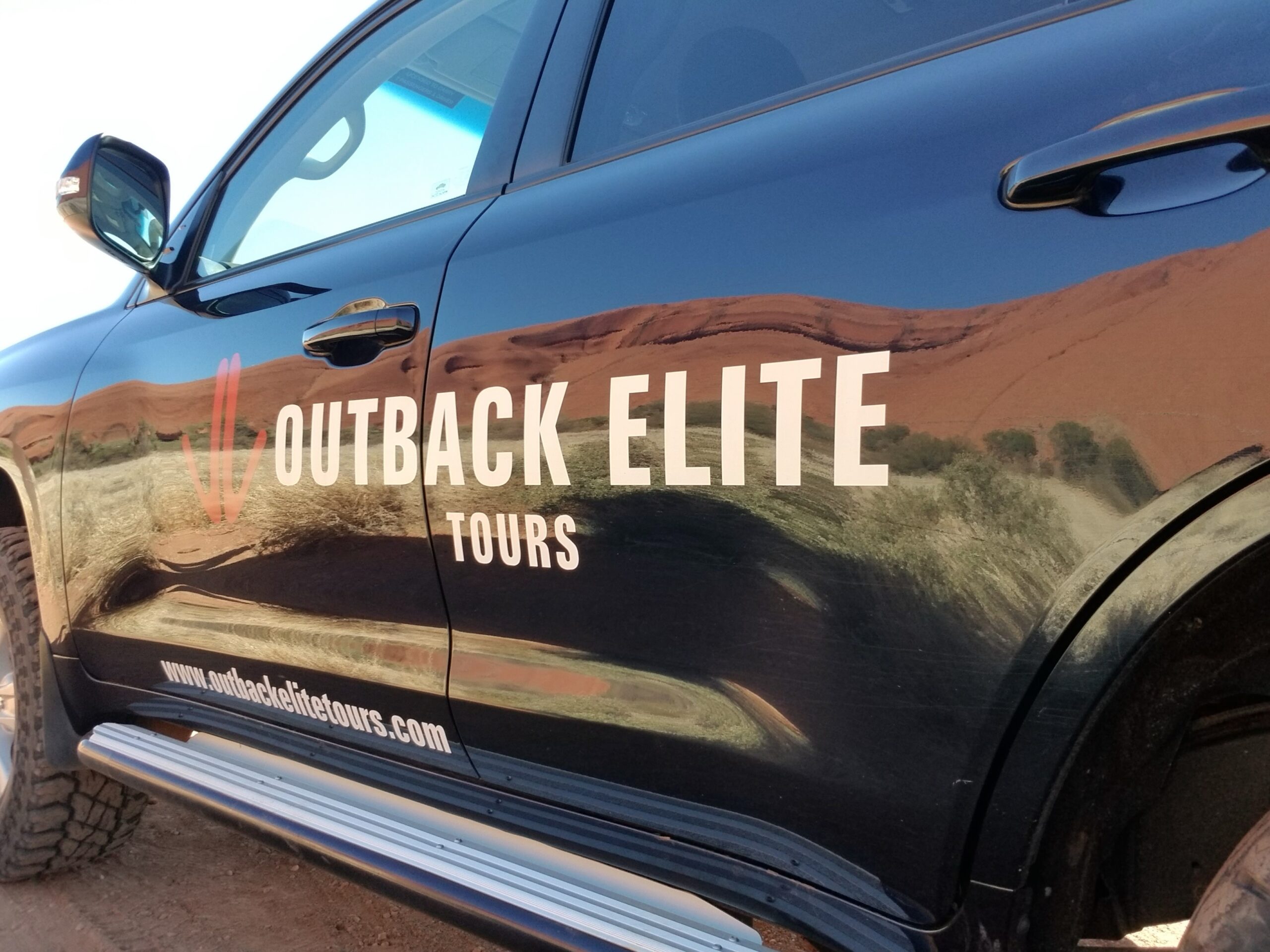 Uluru Transfer in SUV - Ayers Rock Resort to Alice Springs